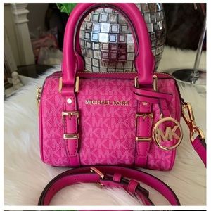 MICHAEL KORS
MICRO DUFFEL 
CROSSBODY
SATCHEL HANDBAG